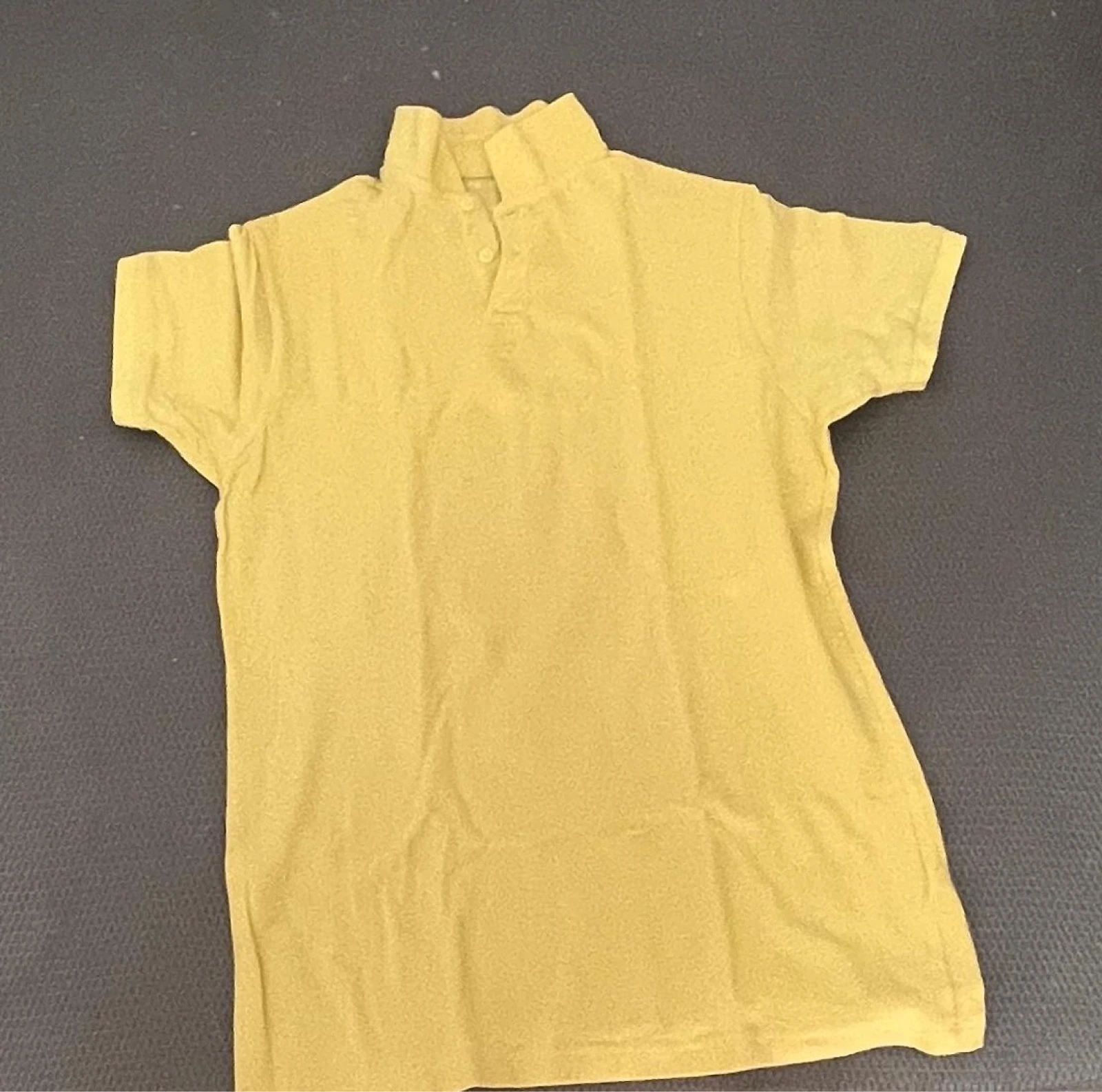 Camiseta con botones 